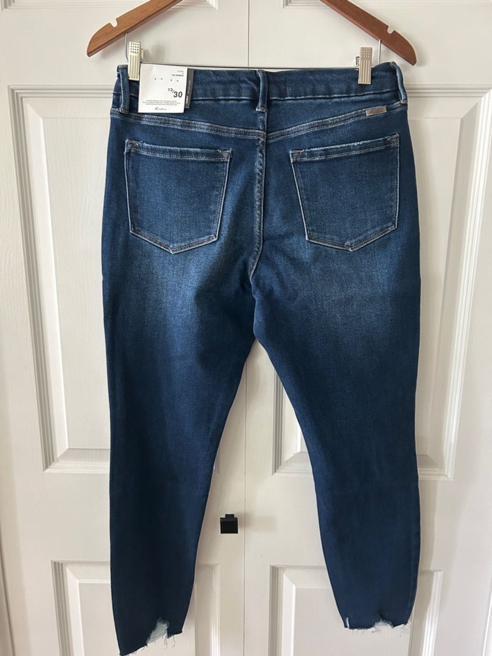 NWT KanCan Curvey Destroyed Button Fly Skinny Jeans Sz 31 - Picture 4 of 6